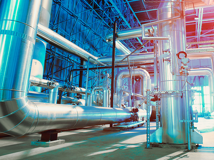 Alloy selection for service in chlorine, hydrogen chloride and hydrochloric acid